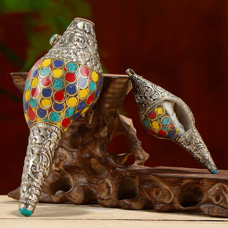 Decorazione per la casa fatta a mano in conchiglia naturale Shankha colorata tibetana, conchiglia di mare, ricchezza - image 0