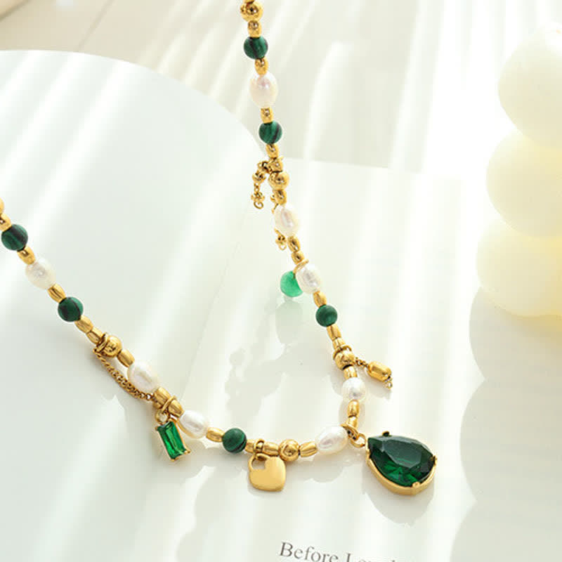 Collana con ciondolo in perle e zirconi turchese calmo