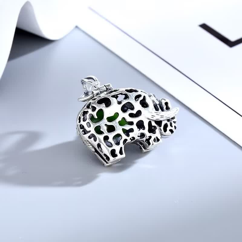 Collana con ciondolo di elefante di successo in argento sterling 925 Hetian Cyan Jade