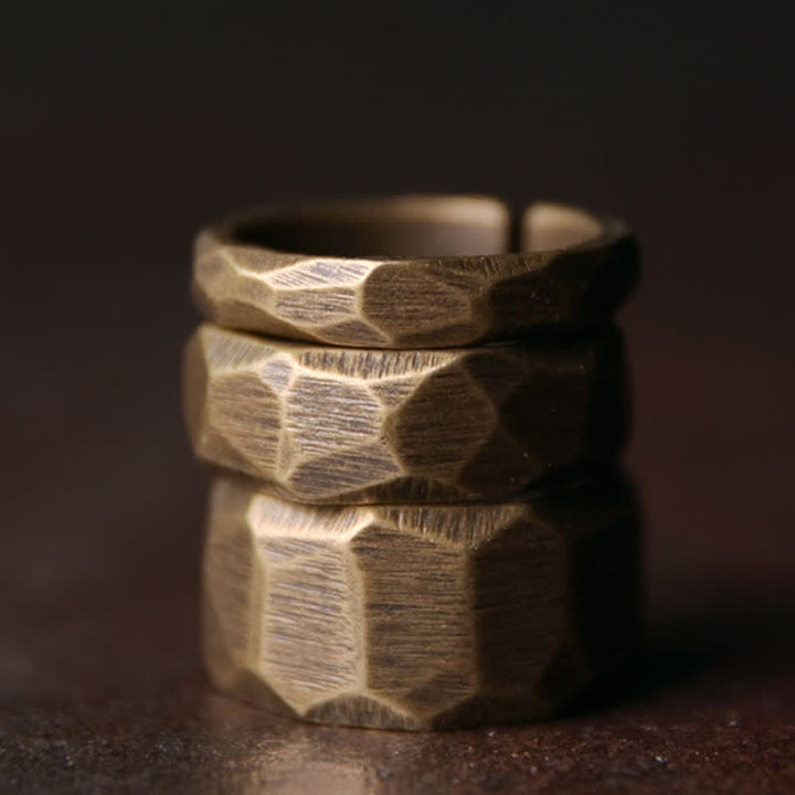 Anello di ricchezza in rame con design semplice tibetano Buddha Stones