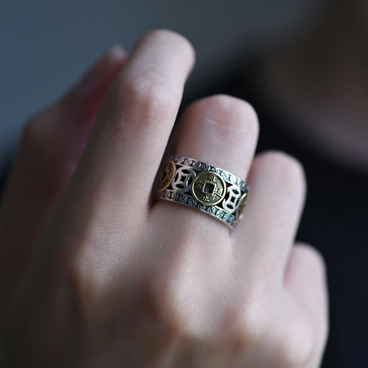 Anello regolabile con equilibrio di cinque monete dell'imperatore Buddha Stones