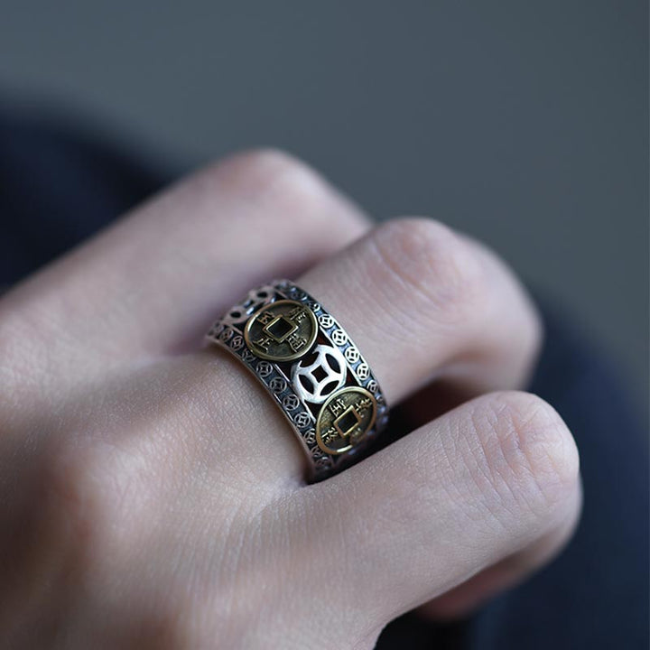 Anello regolabile con equilibrio di cinque monete dell'imperatore Buddha Stones
