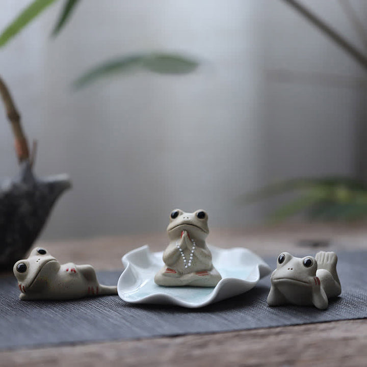 Decorazione statua piccola rana in ceramica in meditazione - image 1