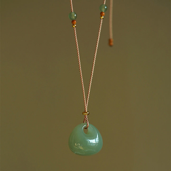 Collana con ciondolo Buddha Stones Natural Jade Luck Prosperity (colore casuale)