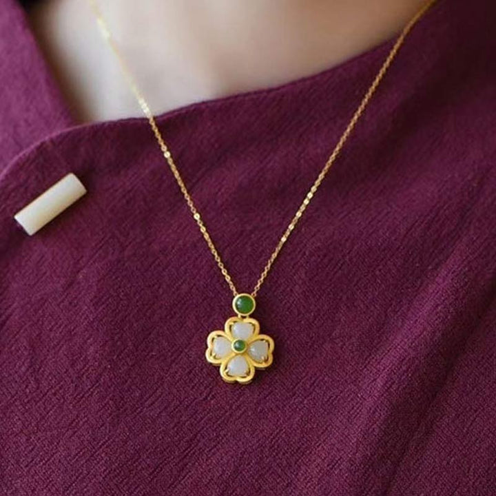 Collana con ciondolo a forma di quadrifoglio fortunato in argento sterling 925 Buddha Stones, giada e prosperità