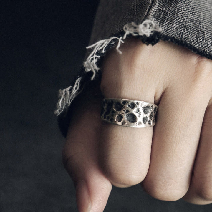 Anello di protezione con motivo a texture a rilievo in argento sterling 925 Buddha Stones - image 1