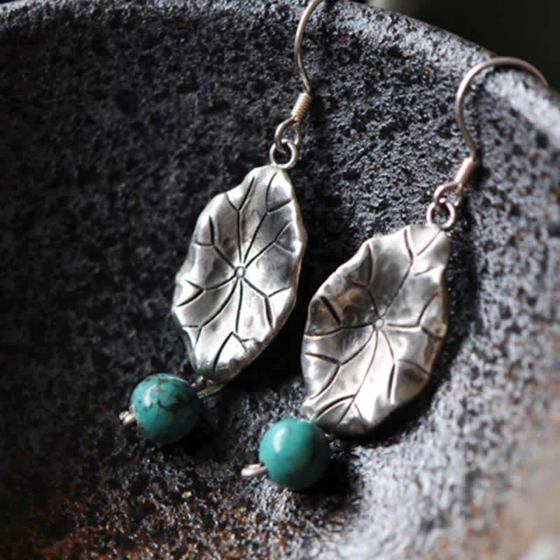 Orecchini pendenti con protezione a forma di foglia di loto turchese in argento sterling 925 Buddha Stones