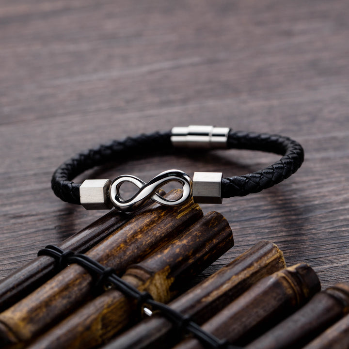 Bracciale Buddha Stones Endless Knot in acciaio al titanio con intreccio in pelle e bilanciamento