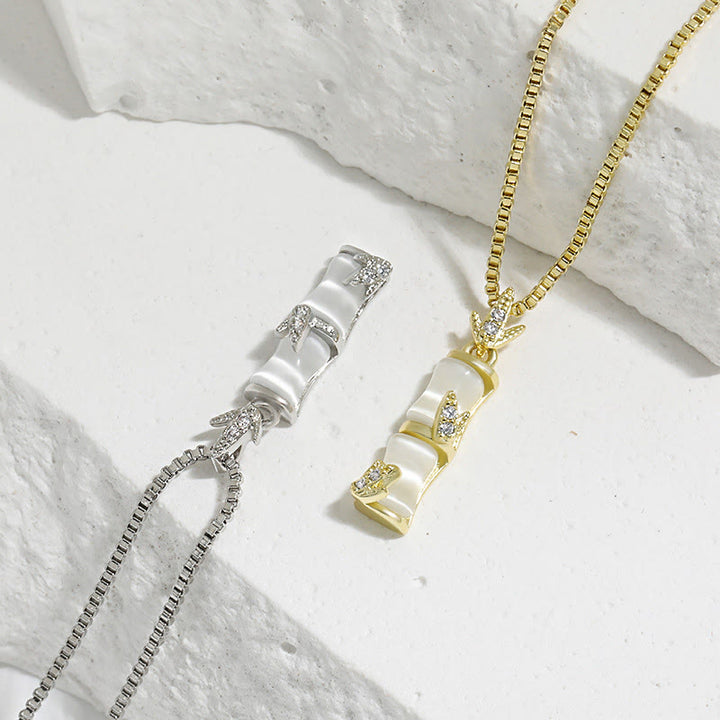Collana con Buddha Stones, calcedonio e bambù, modello Harmony