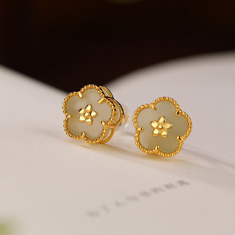Orecchini a bottone con fiore di prugna in giada Hetian in argento sterling 925 Buddha Stones