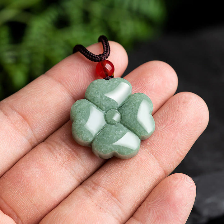 Collana con ciondolo di giada a forma di quadrifoglio fortunato naturale Buddha Stones prosperità