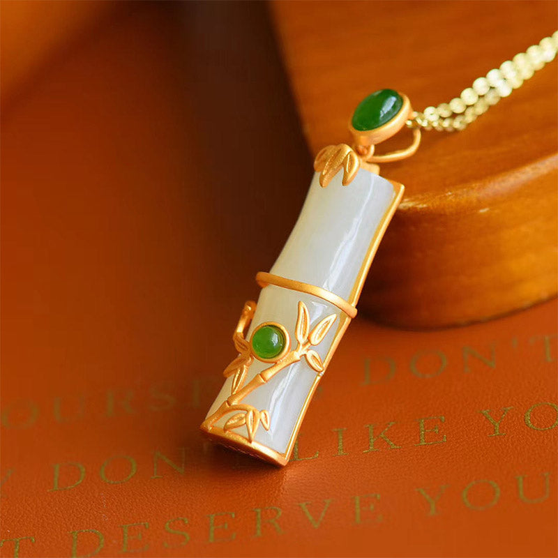 Collana con ciondolo di protezione in giada bianca e giada ciano con Buddha Stones e bambù