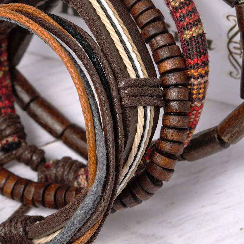 Bracciale in pelle con perline di legno e corde di canapa avvolte in Buddha Stones