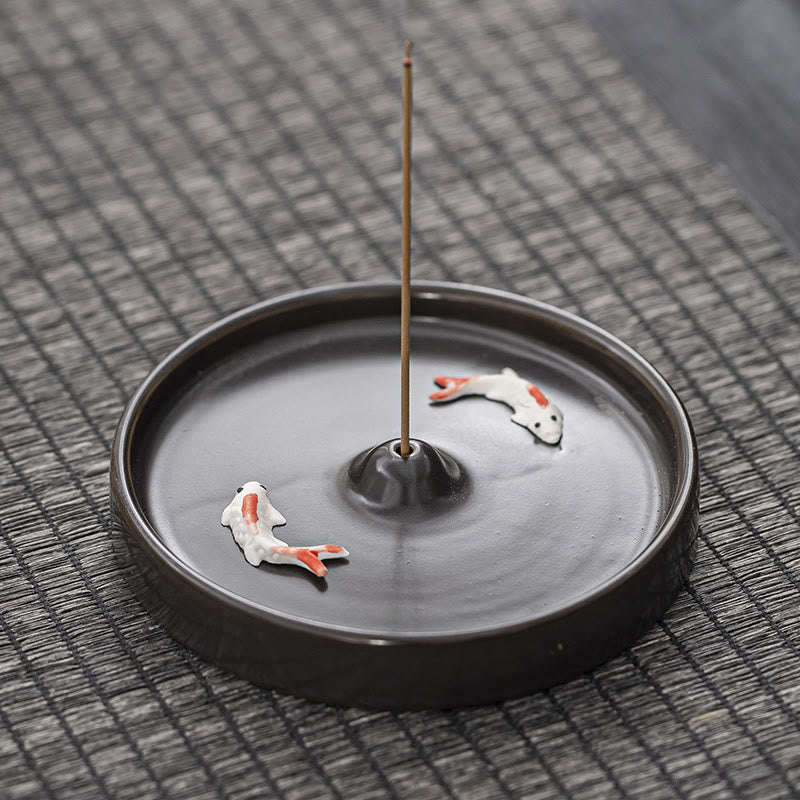 Buddha Stones Modello di pesce Koi Decorazione per bruciatore di incenso in ceramica con guarigione spirituale
