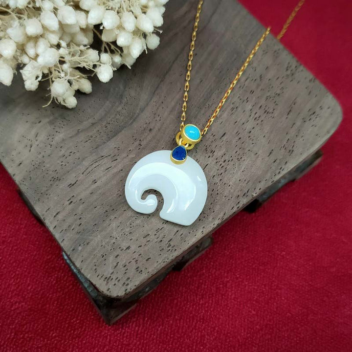 Collana con ciondolo portafortuna in giada bianca con Buddha Stones e elefante