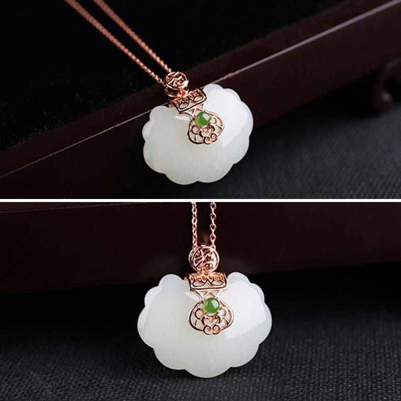 Collana con ciondolo a forma di catena in argento sterling 925 con giada bianca e benedizione della felicità