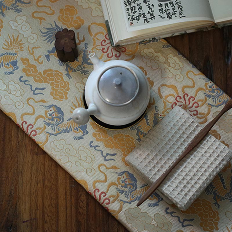 Elegante sottobicchiere per tazza da tè con motivo broccato floreale