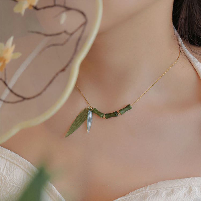 Collana con ciondolo di ricchezza in giada con foglie di bambù e Buddha Stones