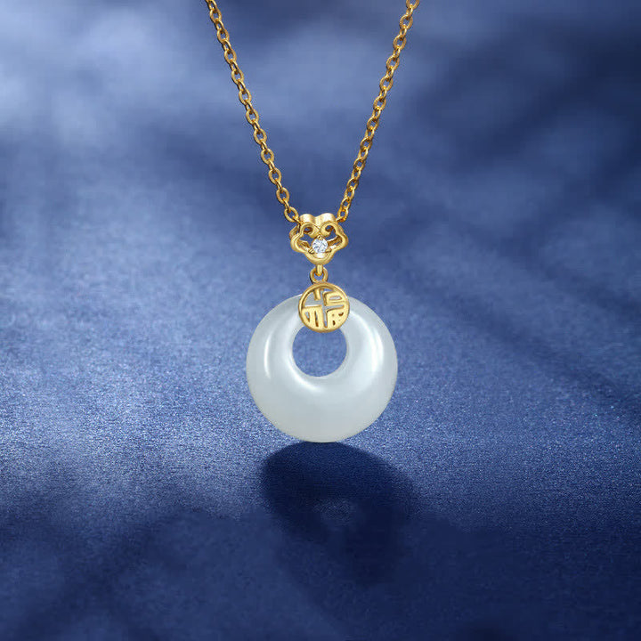 Collana Buddha Stones in giada bianca con fibbia della pace, benedizioni e fortuna