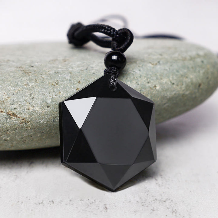Collana con ciondolo purificatore con talismano in ossidiana nera