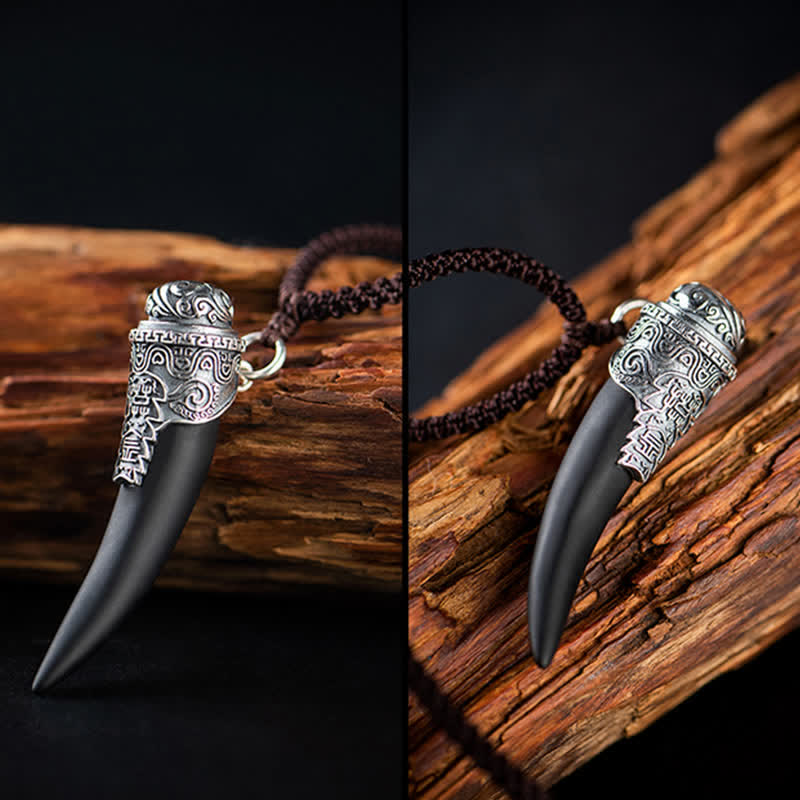 Collana con ciondolo in argento sterling 925 con motivo a denti di lupo e ossidiana nera e forza