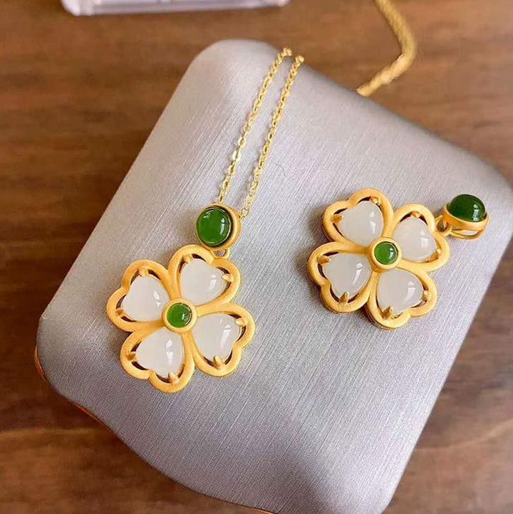 Collana con ciondolo a forma di quadrifoglio fortunato in argento sterling 925 Buddha Stones, giada e prosperità