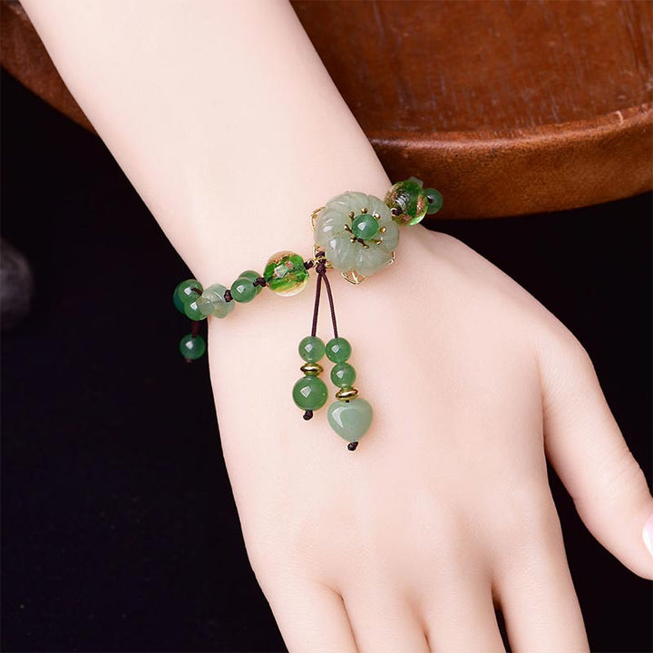 Braccialetto con fiori pendenti in giada verde naturale Buddha Stones Luck