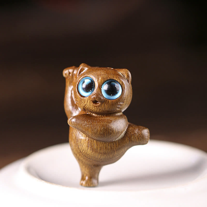 Buddha Stones Mini Sandalo Verde Gatto Danzante Inciso Decorazioni per Scrivania Positive