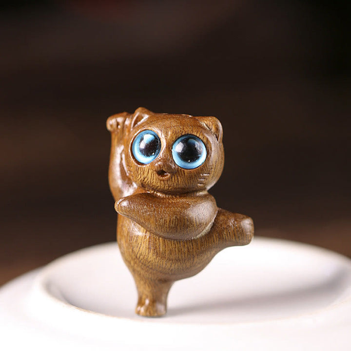 Buddha Stones Mini Sandalo Verde Gatto Danzante Inciso Decorazioni per Scrivania Positive