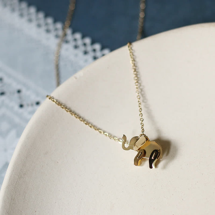 Collana con ciondolo a forma di elefante in titanio e acciaio con catena portafortuna