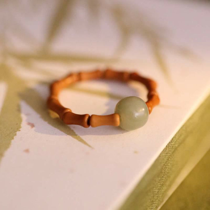 Anello portafortuna di bambù e perline di giada Hetian
