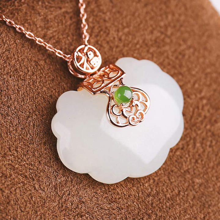 Collana con ciondolo a forma di catena in argento sterling 925 con giada bianca e benedizione della felicità