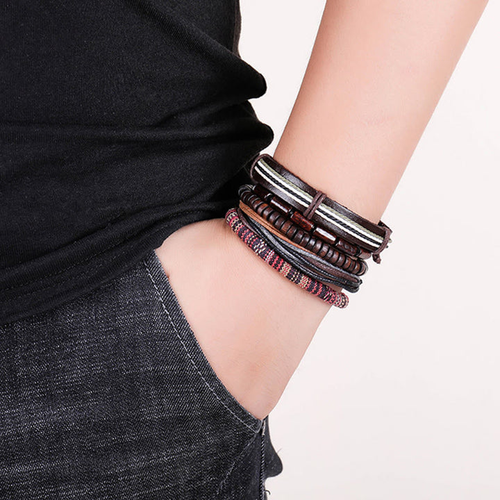Bracciale in pelle con perline di legno e corde di canapa avvolte in Buddha Stones