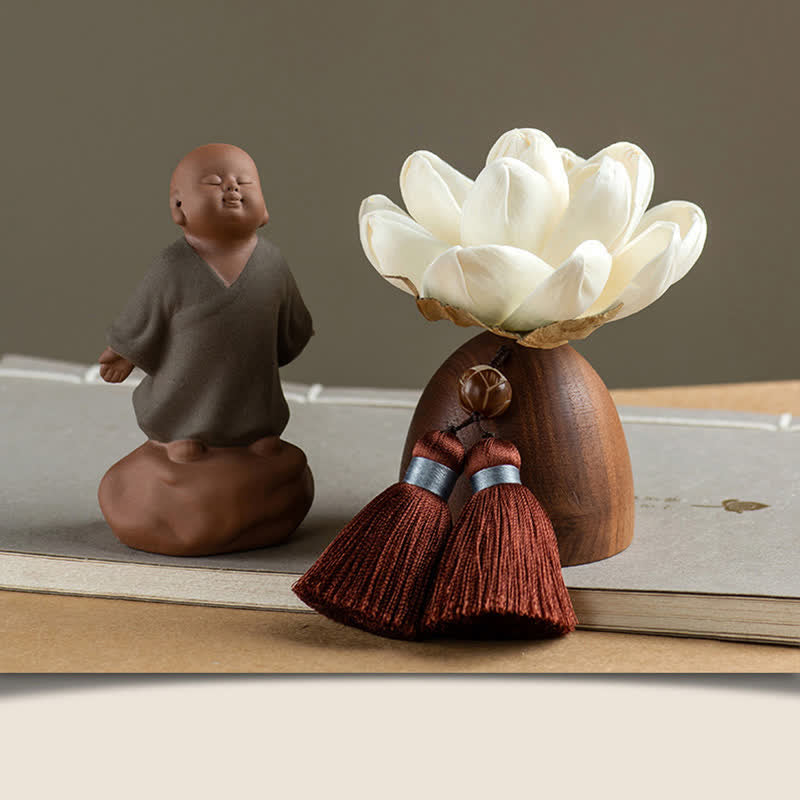 Decorazione di cura calma con fiore di Buddha in legno di pesca nera - Piccolo monaco in piedi - image 15