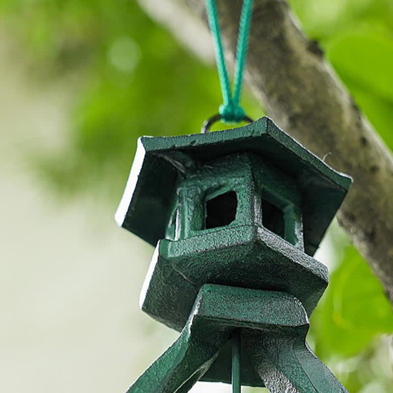 Campanello di buon auspicio appeso al muro, decorazione fatta a mano per la casa