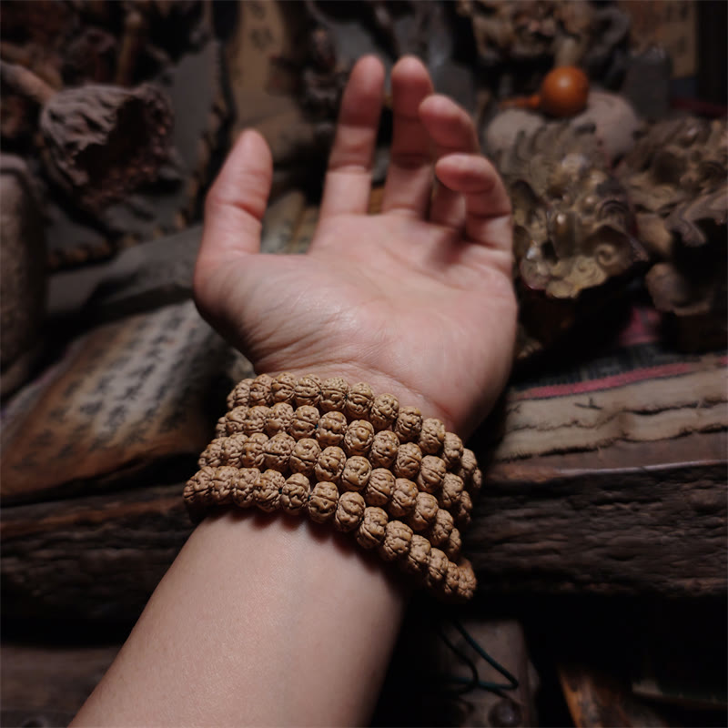 Braccialetto a quattro giri con 108 perle Mala Rudraksha Bodhi Seed Luck Wealth Tassel