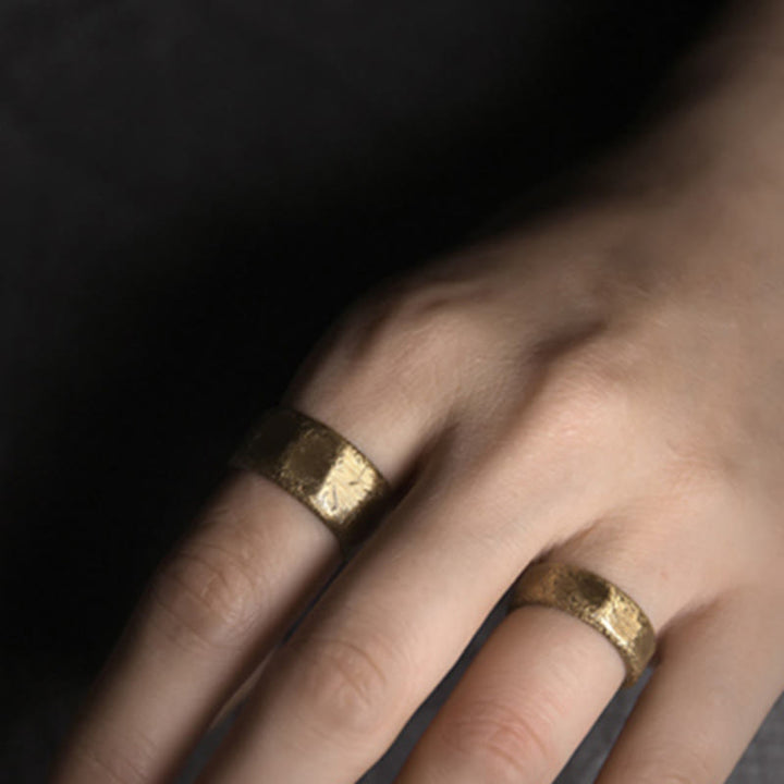 Anello di ricchezza tibetano in ottone e rame satinato dal design semplice
