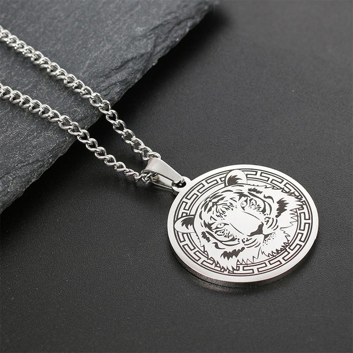 Collana con ciondolo di protezione in acciaio al titanio con Buddha Stones