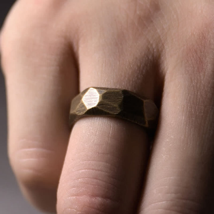 Anello di ricchezza in rame con design semplice tibetano Buddha Stones